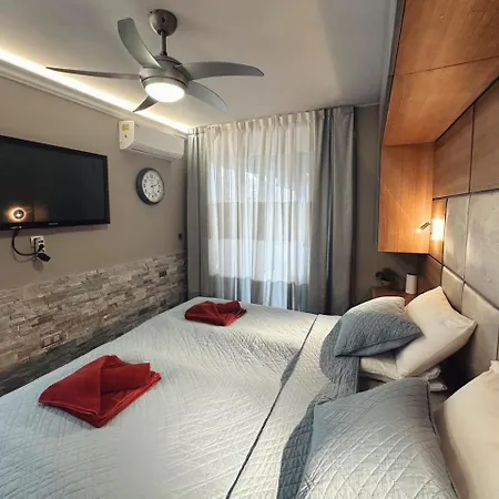 Lejlighed Stylish 2-bedroom With Ac & Pool