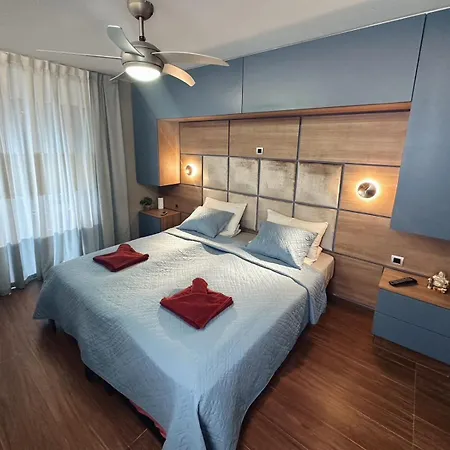 Apartment Double-room Flat In Americas *