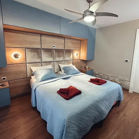 Stylish 2-bedroom With Ac & Pool アパート アロナ